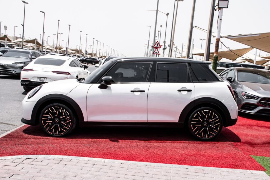 MINI COOPER S 2025 low mileage